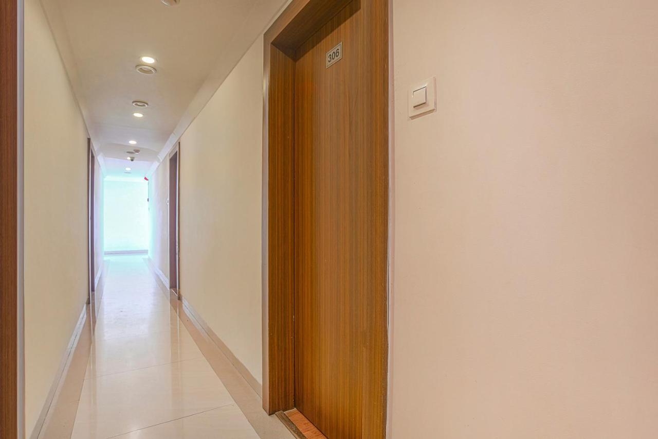 Vaccinated Staff- Townhouse Oak Hotel Silvotel Indore Exterior photo